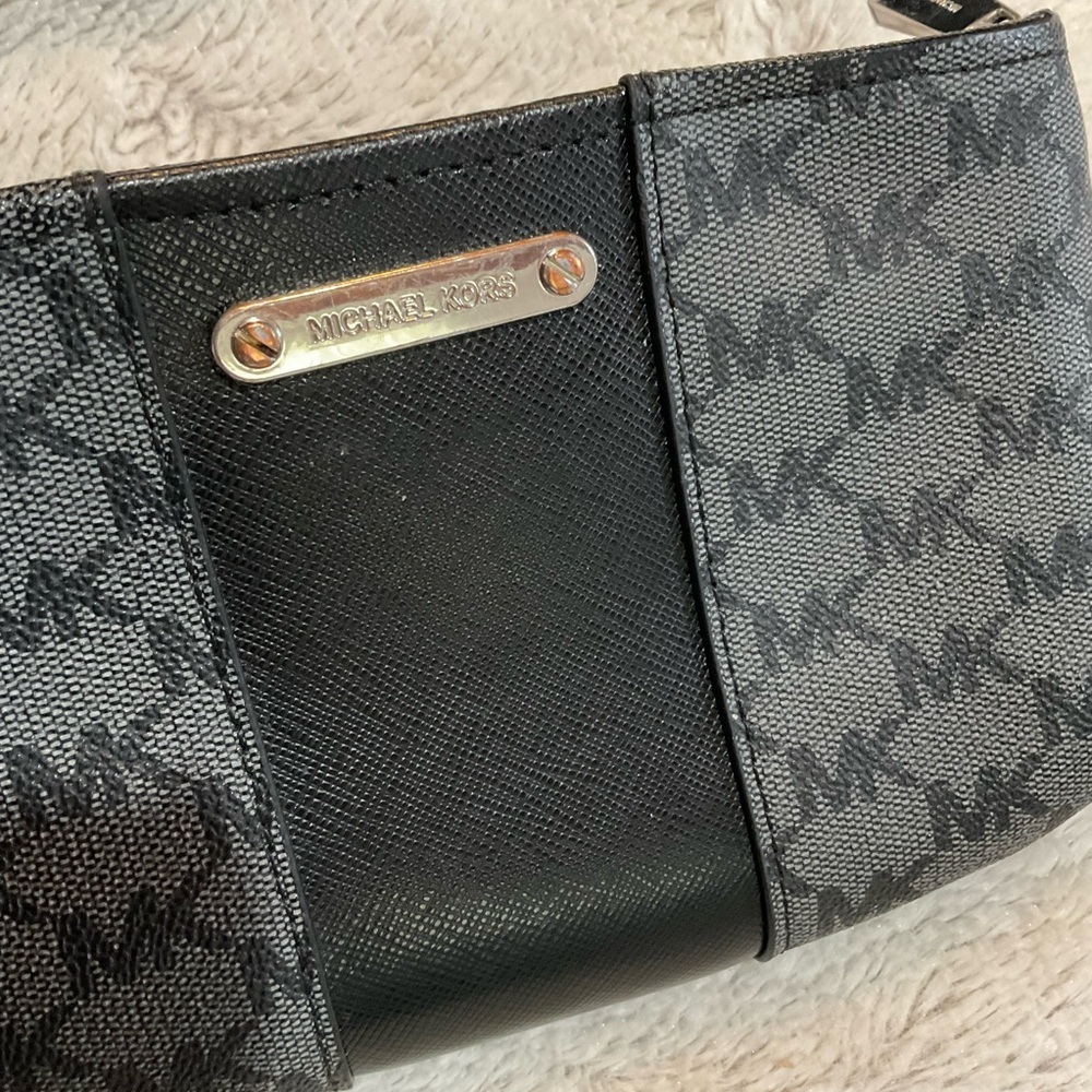 Michael Kors Gray and Black MK Logo
Fanny Pack - Picture 2 of 5